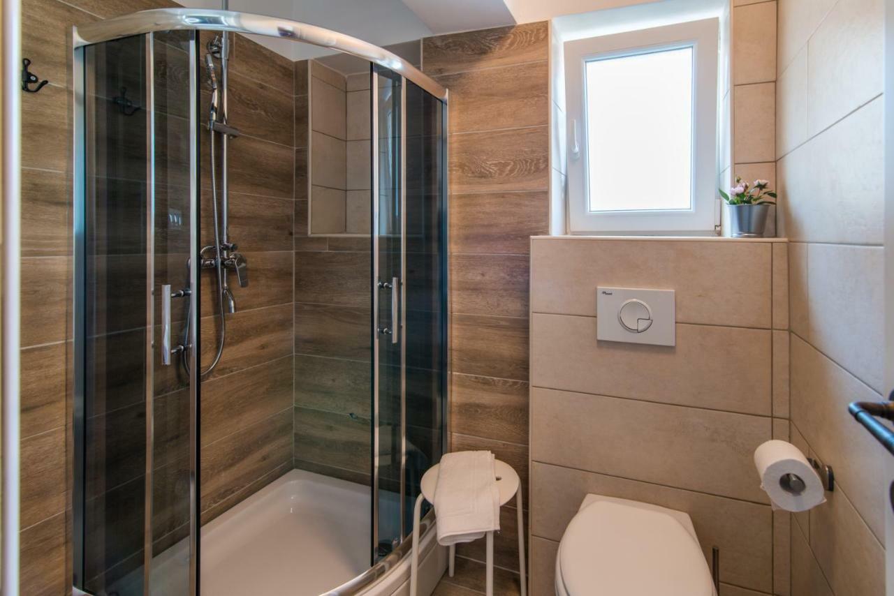 Sobe "Galeb" Hotel Vrbnik Eksteriør billede